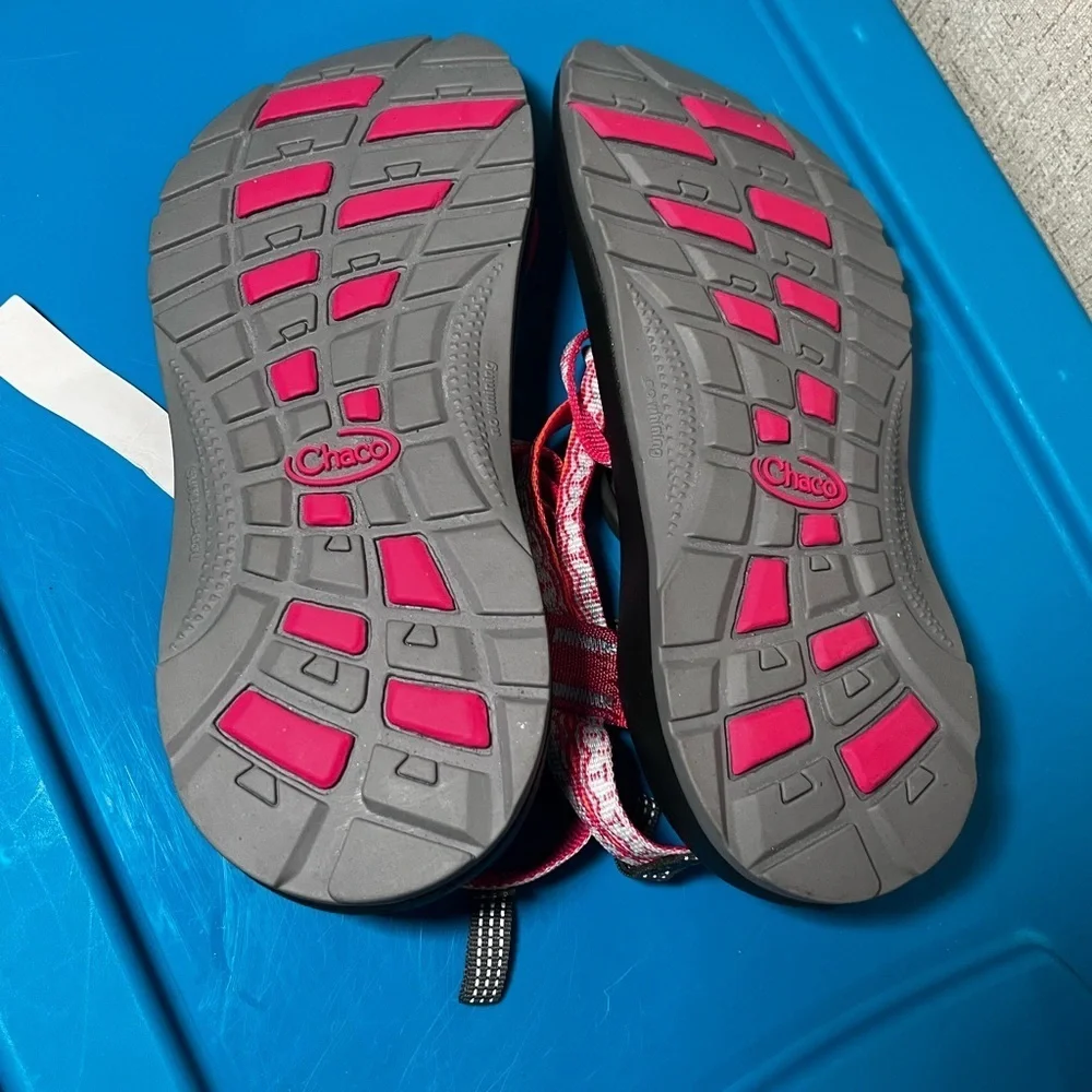 Chaco kids Zx1 Gray Pink Strappy Adjustable Hiking Outdoors Water Sandal